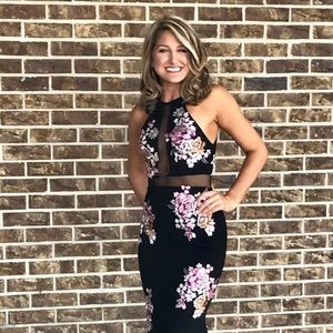 Selling a size 2 PROM DRESS